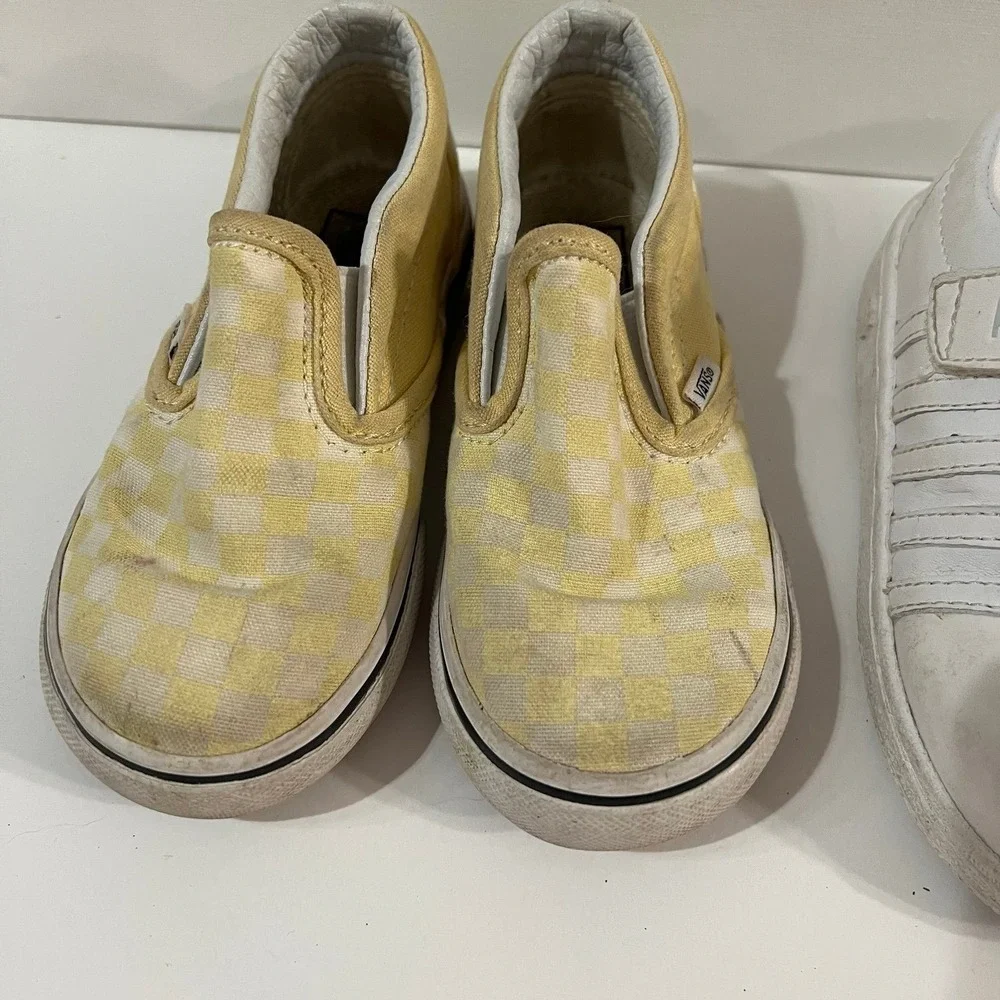 Toddler boy size 8 shoes (s-198)